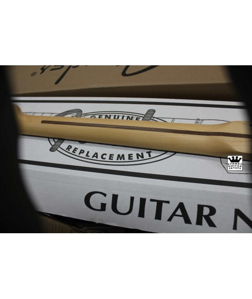 Fender® USA Strat® Replacement Neck 22 Medium Jumbo Frets, Rosewood Fingerboard, 9.5" Radius 0993000921